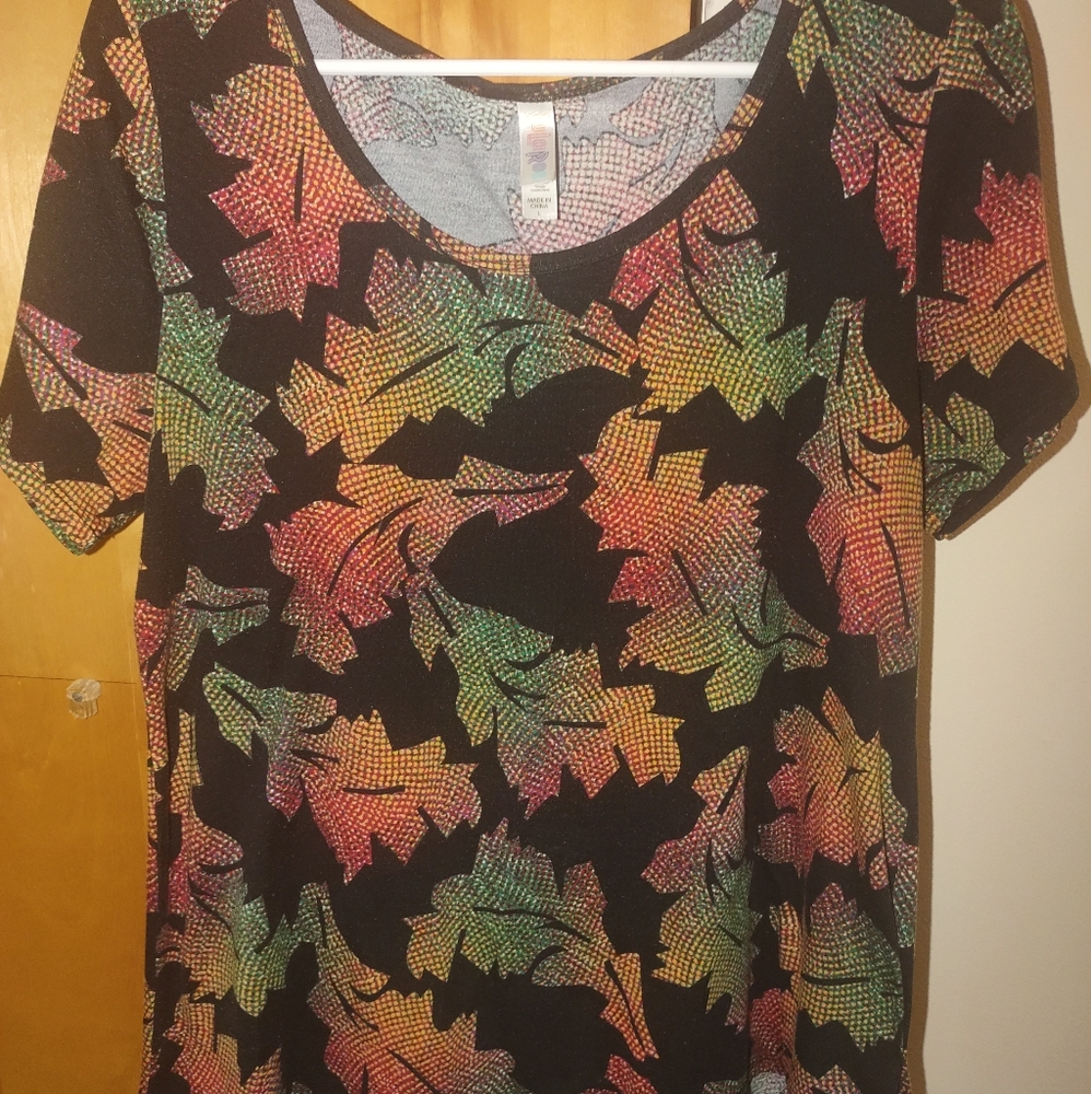 Lularoe LG Leaf Classic Tee